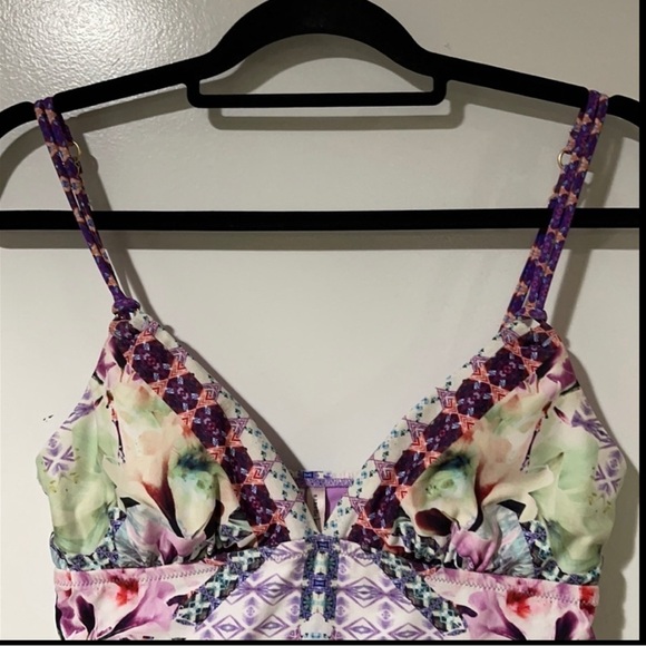 Nanette Lepore Swimmer Bikini Top Size Small NWOT - Picture 2 of 7
